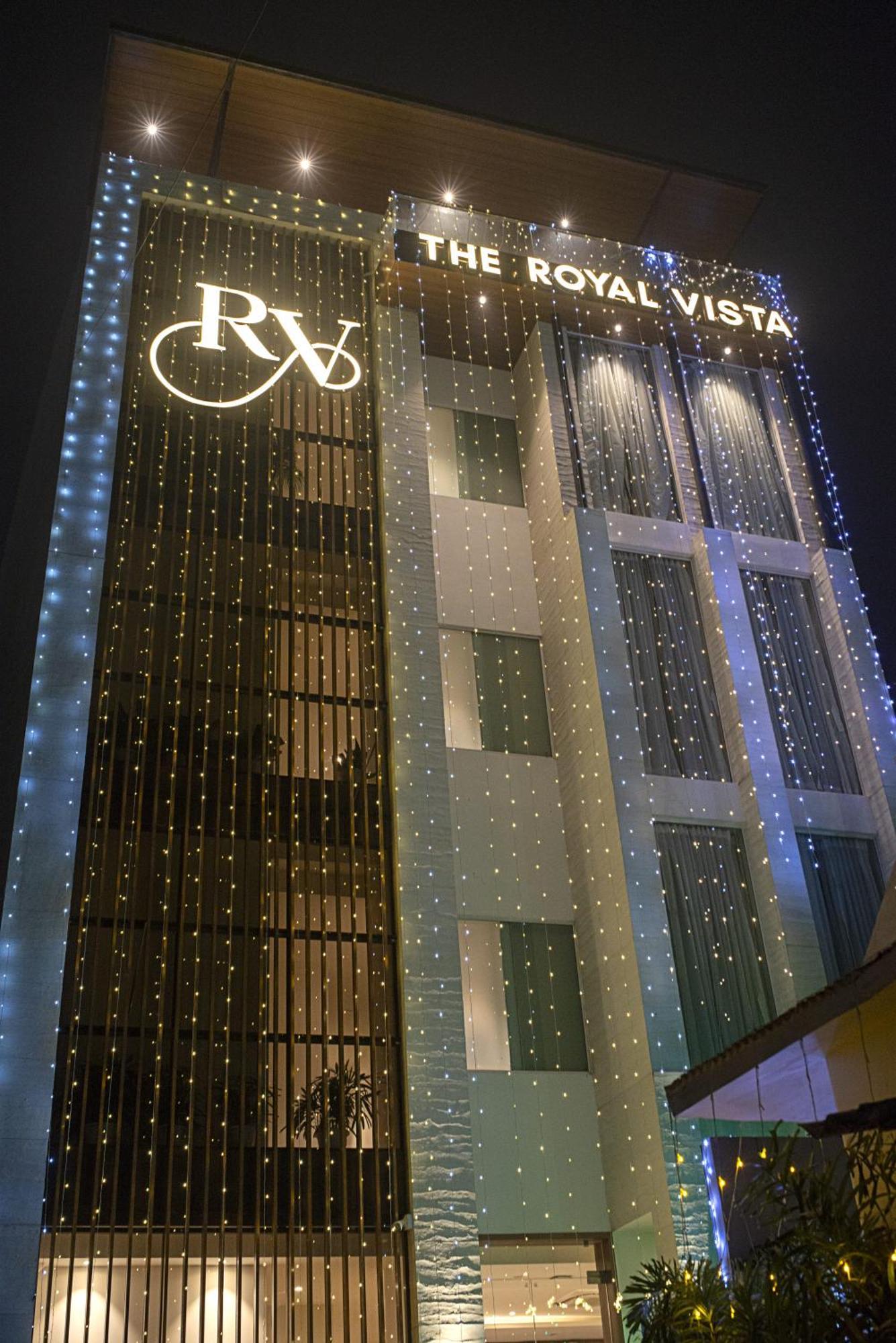 Hotel The Royal Vista Варанаси Экстерьер фото